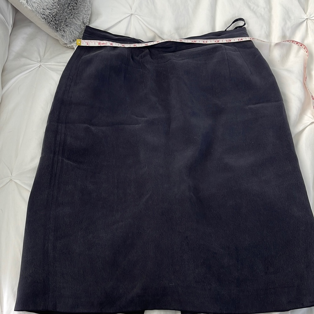 Silk pencil skirt size 10. 100% silk